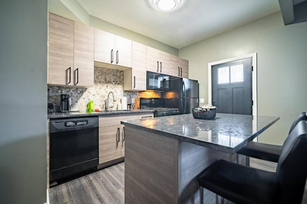 Апартаменты Walkable Gem In Little Italy Кливленд Экстерьер фото