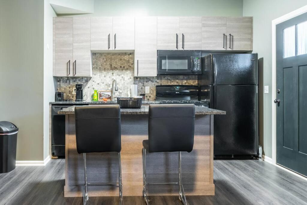 Апартаменты Walkable Gem In Little Italy Кливленд Экстерьер фото